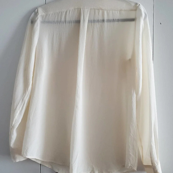 Club Monaco 100% silk blouse cream color with gold white buttons size S/P - Picture 6 of 8
